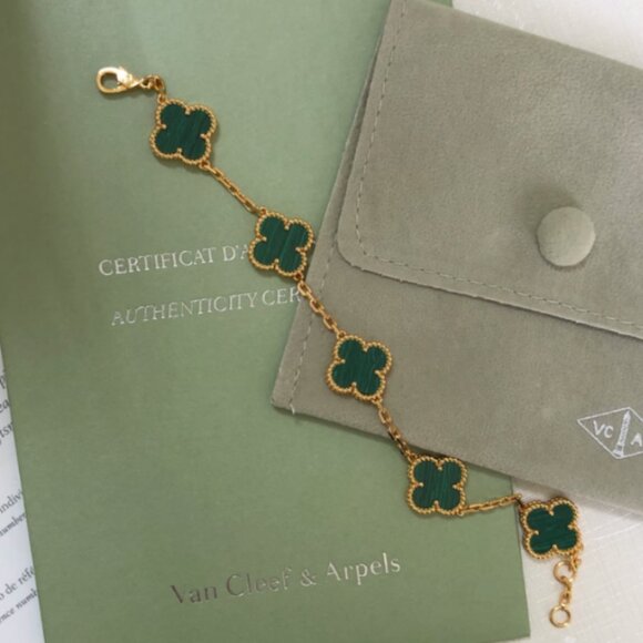 18K Gold Five-Pattern Green Chalcedony Bracelet - Picture 1 of 5